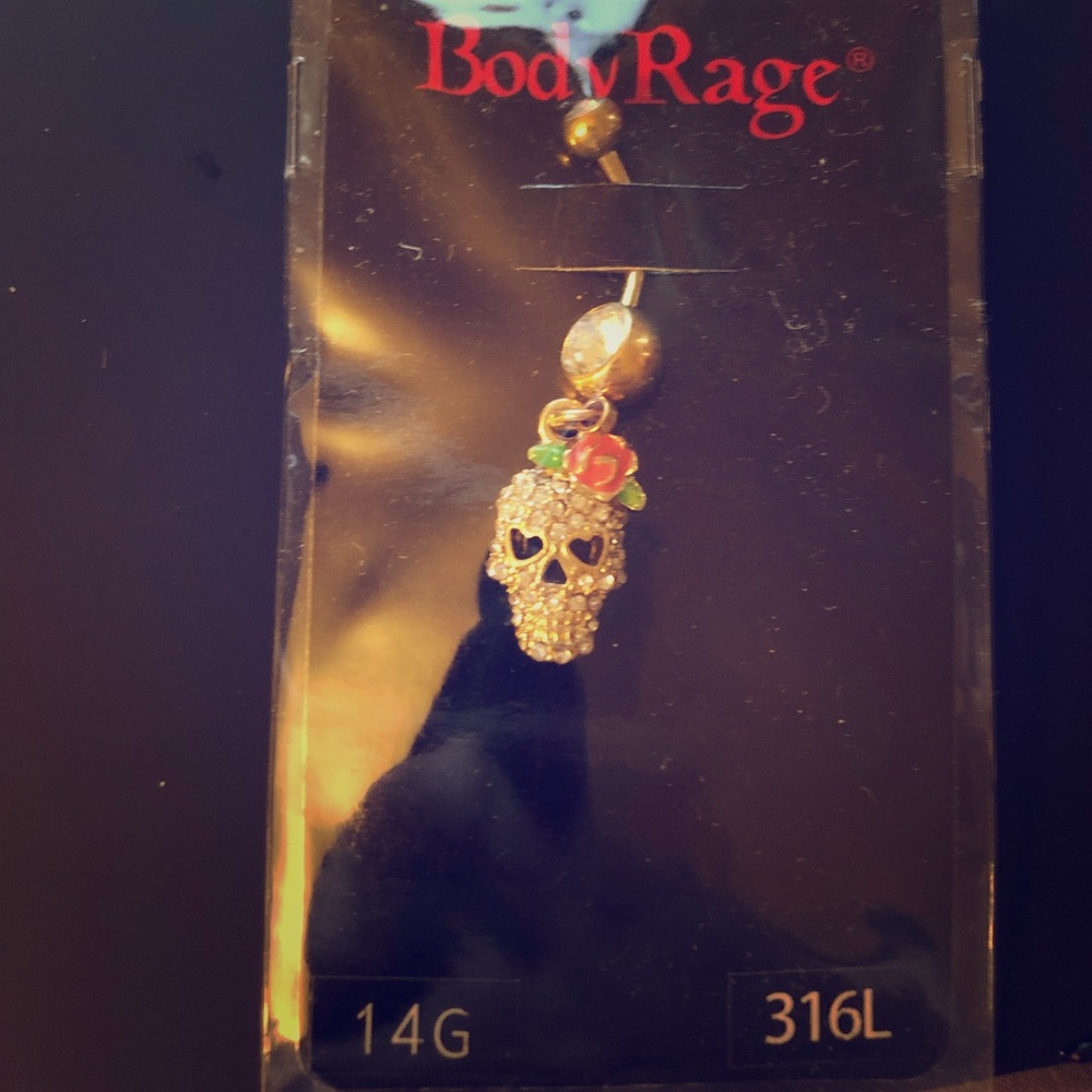 Skull w/ rose belly button ring